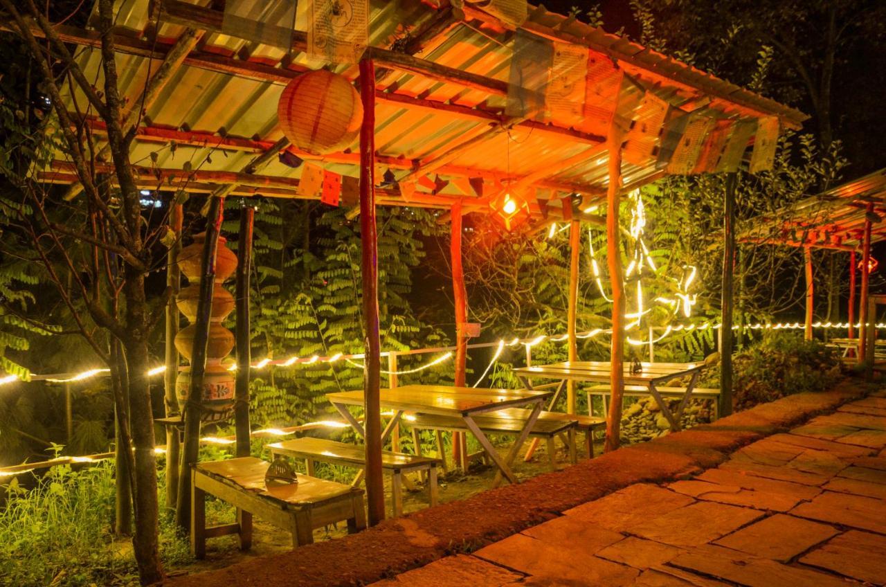 Himtrek Riverside Camps & Hostel Manali エクステリア 写真