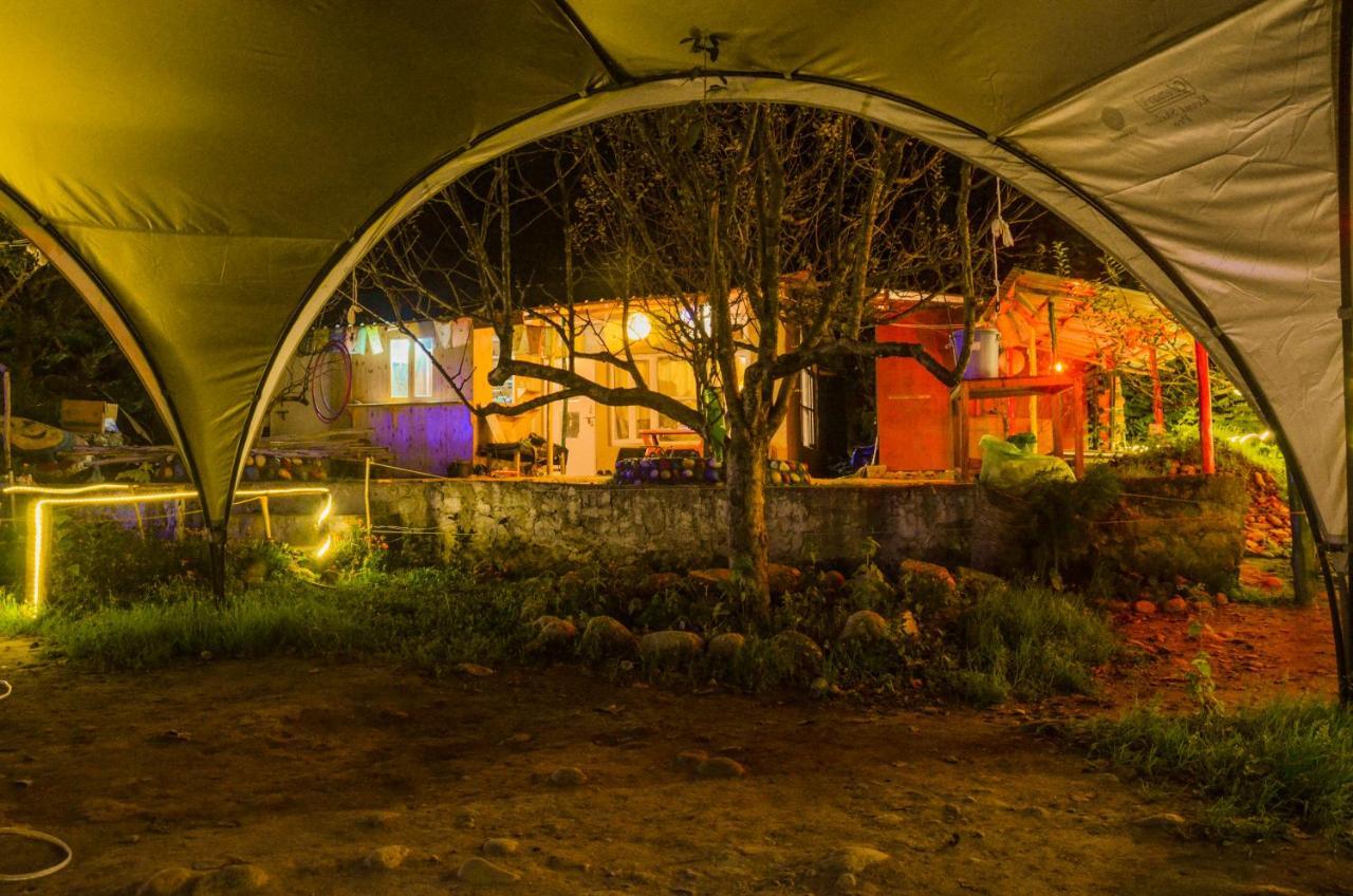 Himtrek Riverside Camps & Hostel Manali エクステリア 写真