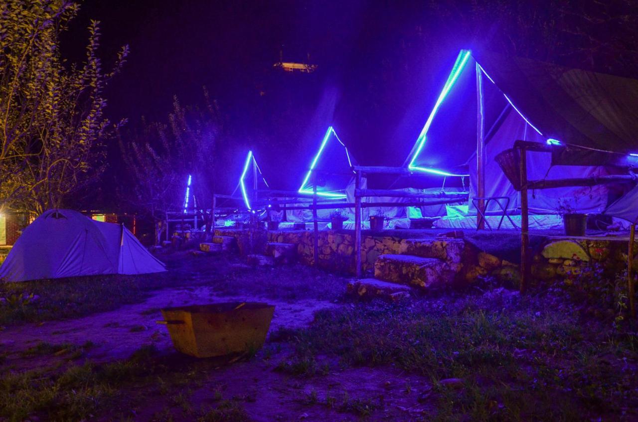Himtrek Riverside Camps & Hostel Manali エクステリア 写真