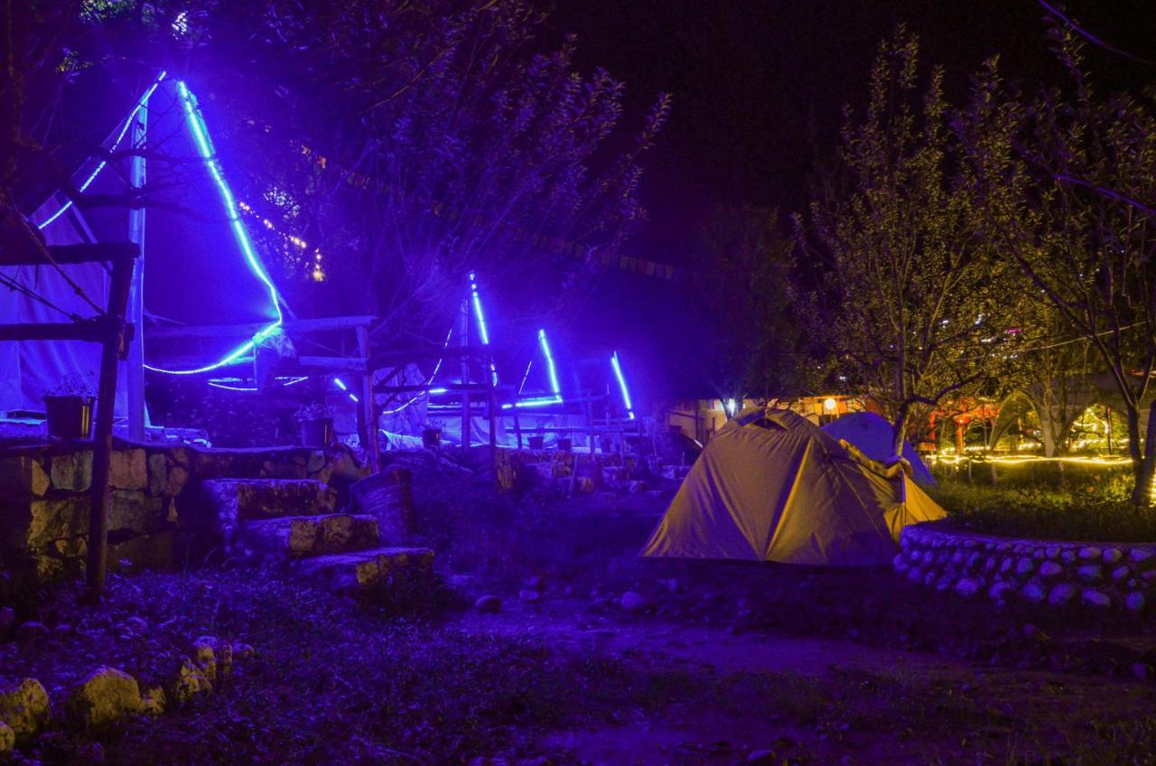 Himtrek Riverside Camps & Hostel Manali エクステリア 写真